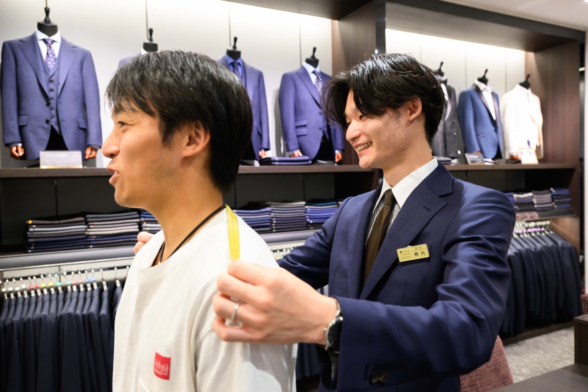 「オーダースーツって難しそう・・・」そんなイメージが変わる!初めてでも安心なGINZAグローバルスタイル体験記【inならファミリー】