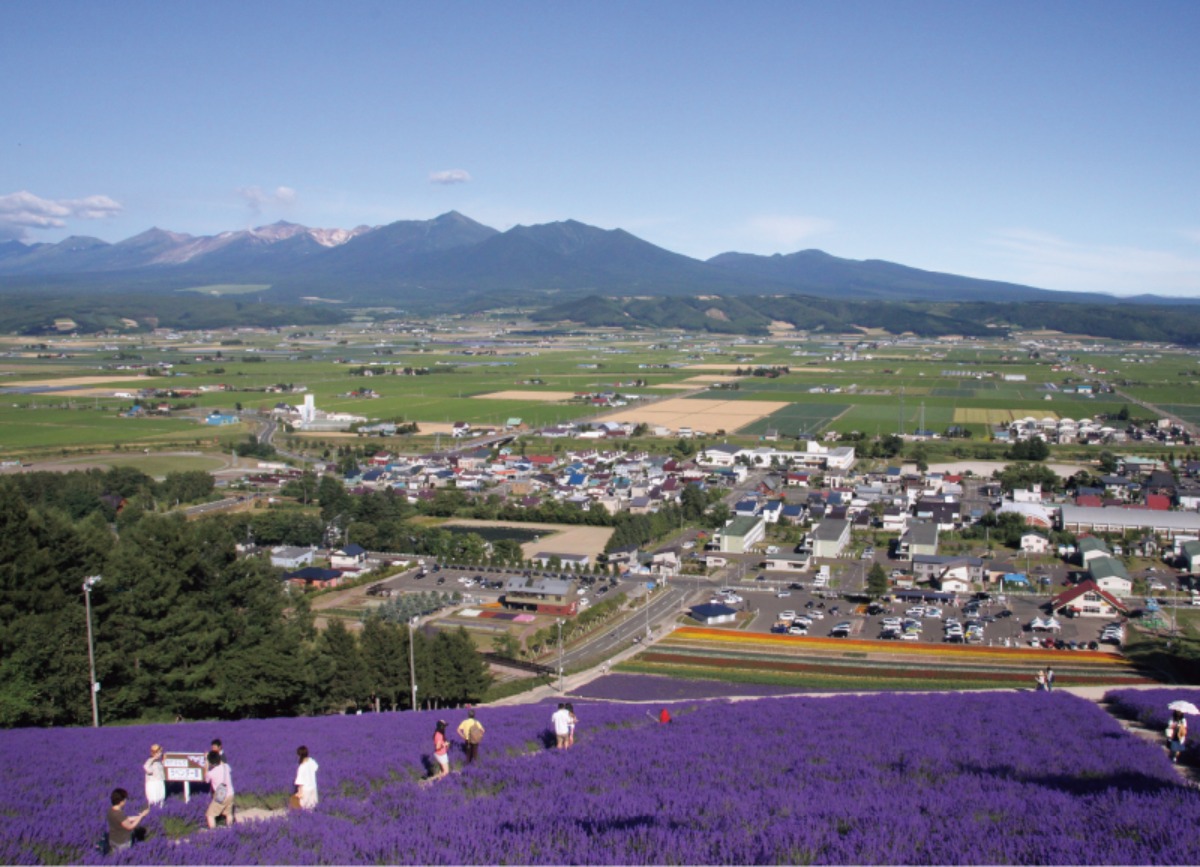 北海道移住・秋｜中富良野町　クリーン農業推進。住まい支援でナカフライフ