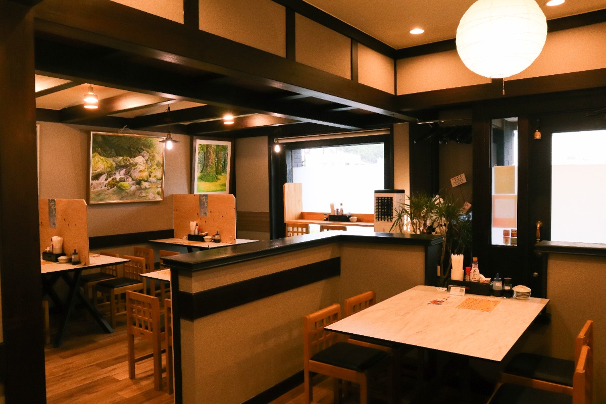 《米と魚と、》海鮮好きに朗報! お刺身もフライもお任せの海鮮ランチ専門店が誕生