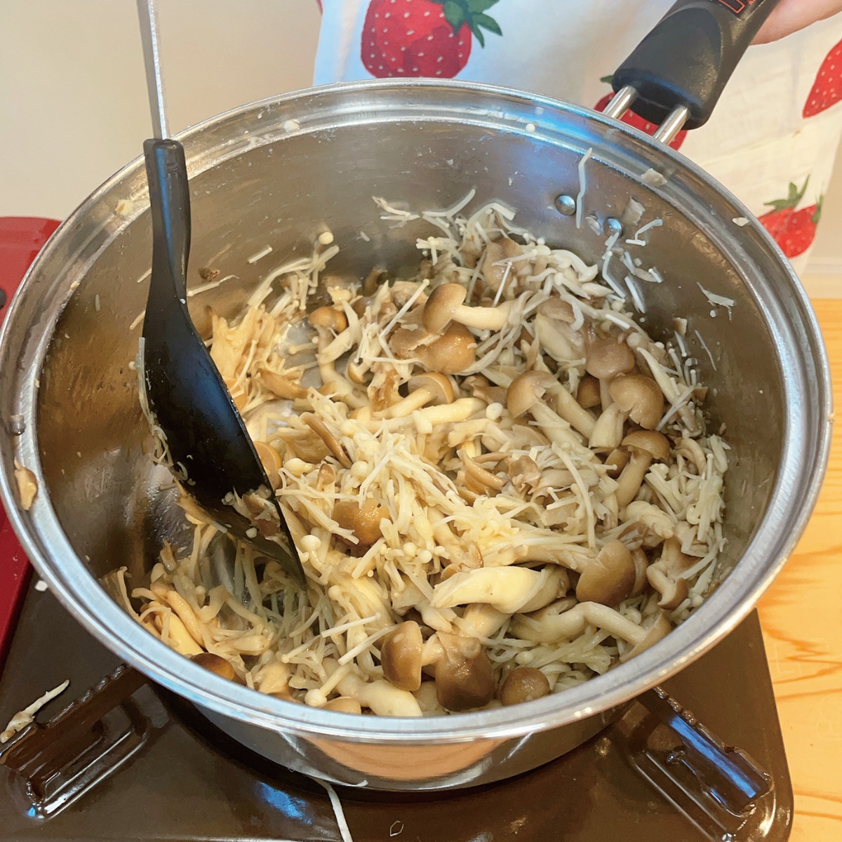 【お料理レシピ】きのこたっぷり味噌ラーメン／cotocotoみさき先生の「親子でつくろう！はじめてキッチン」