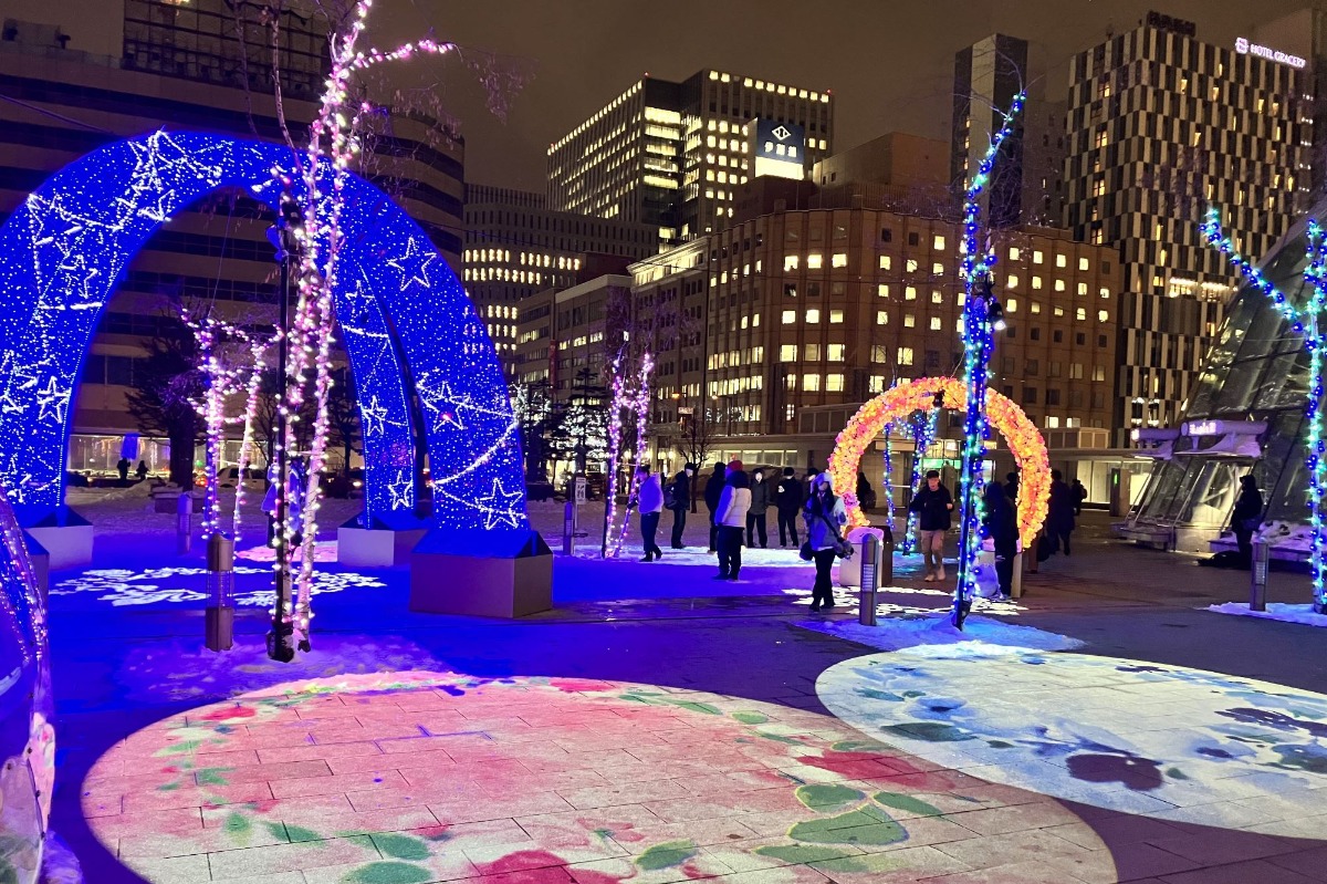 光の花が咲く！札幌駅南口の「サツエキイルミネーション」が素敵