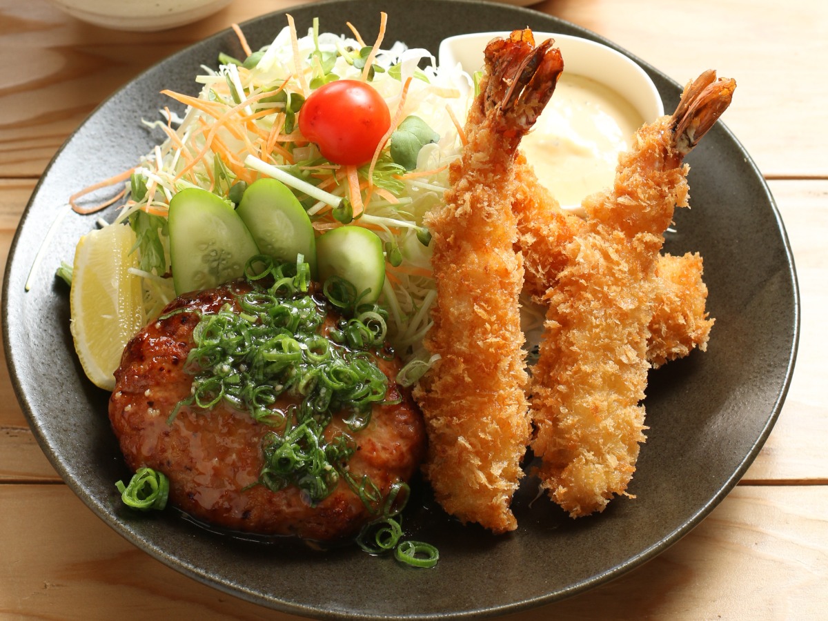 ≪kitchen NOBORU≫腹ペコで訪ねたい、まちの小さな洋食屋さん