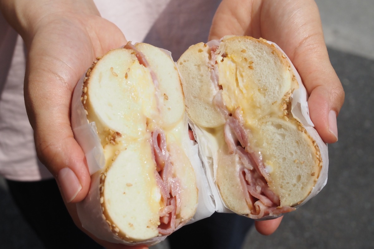 《KROWA BAGELS》ベーグルの本場・ニューヨークの味をクロワベーグルズで