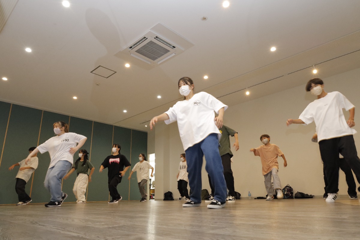 【徳島のダンススタジオ／B.I.G. DANCE STUDIO（ビーアイジー ダンススタジオ・板野郡北島町）】基礎を大事に！ 10代が多く通うスクール