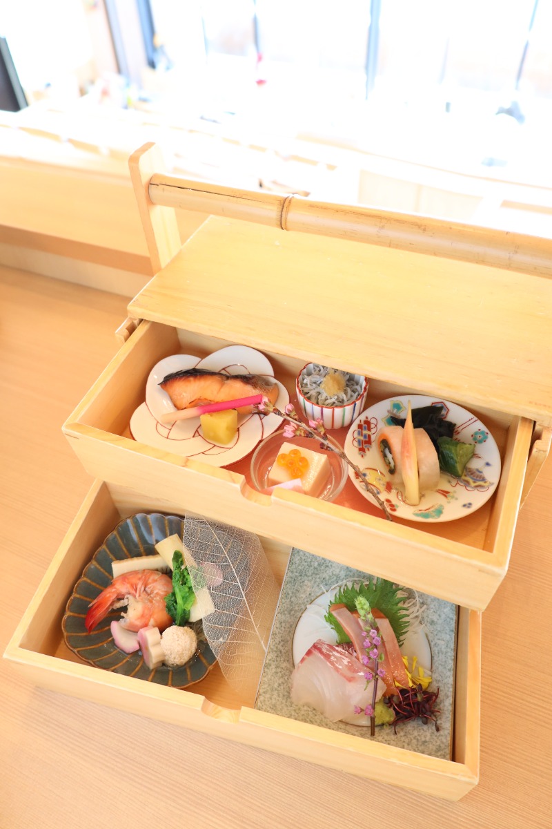  【淡路島おでかけ】解禁！「淡路島サクラマス」を五感で堪能。全席オーシャンビューのレストラン／徳島から約1時間