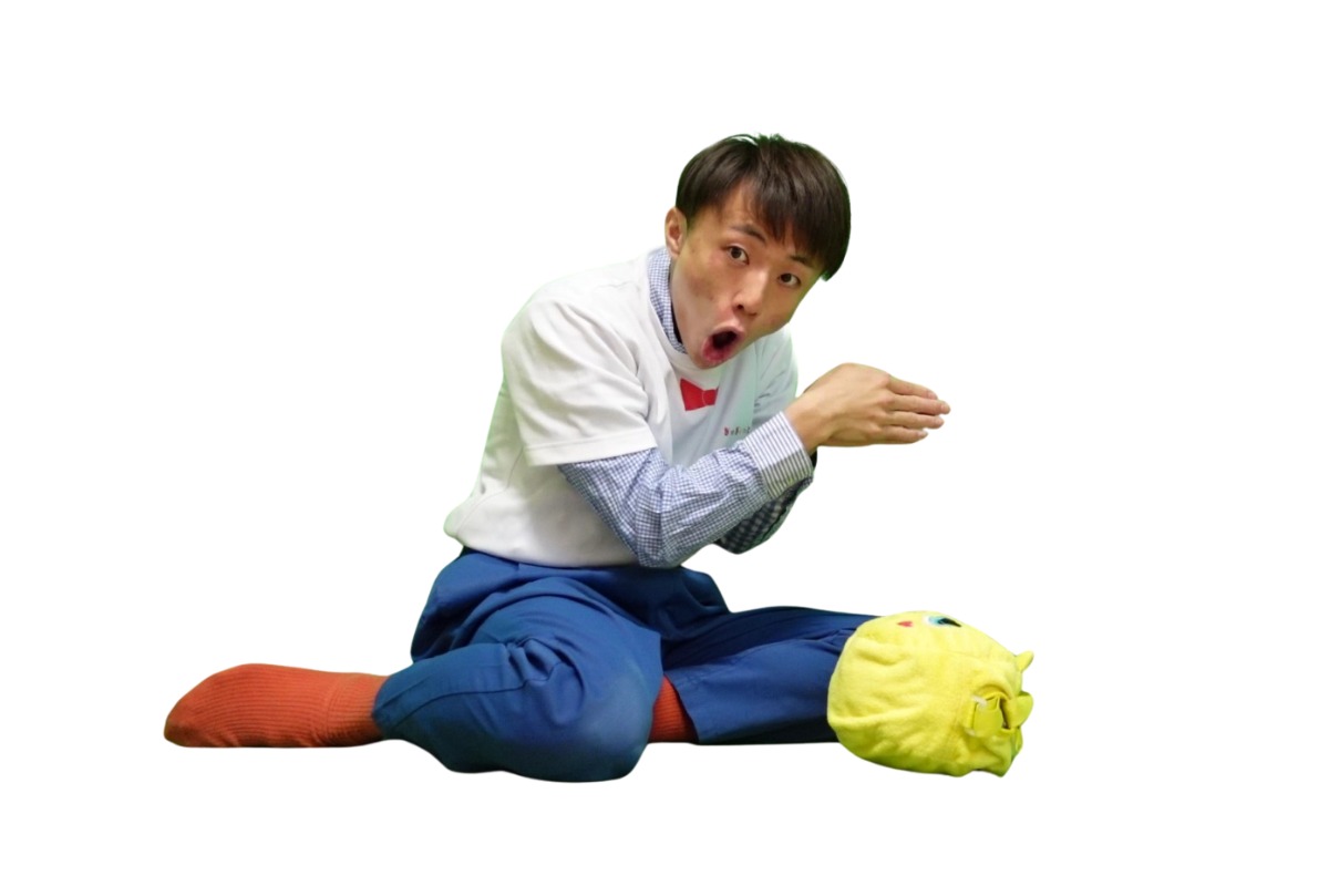 【子育てトピックス】徳島出身!フリーランス保育士ゆうちゃんの親子でふれあい体操-026-おさかなスイスイ♪ボディタッチ