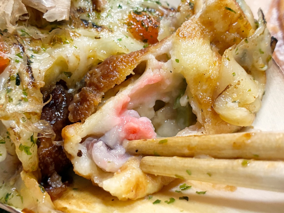 《たこ焼き･たい焼き専門店　たこたい》また食べたくなる一舟と一匹。しょっぱいも甘いも、まとめてどうぞ！