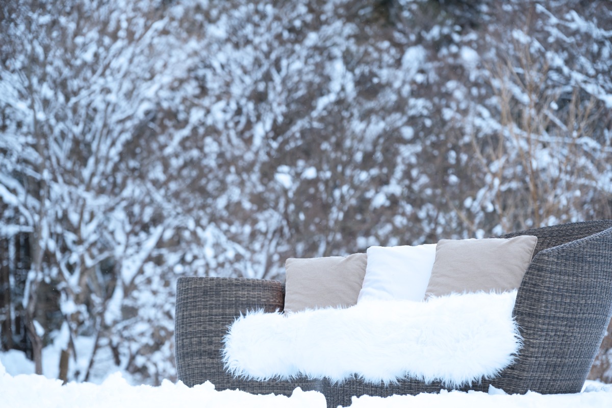 青森・奥入瀬渓流の秘境温泉を独り占め！冬の絶景雪見露天