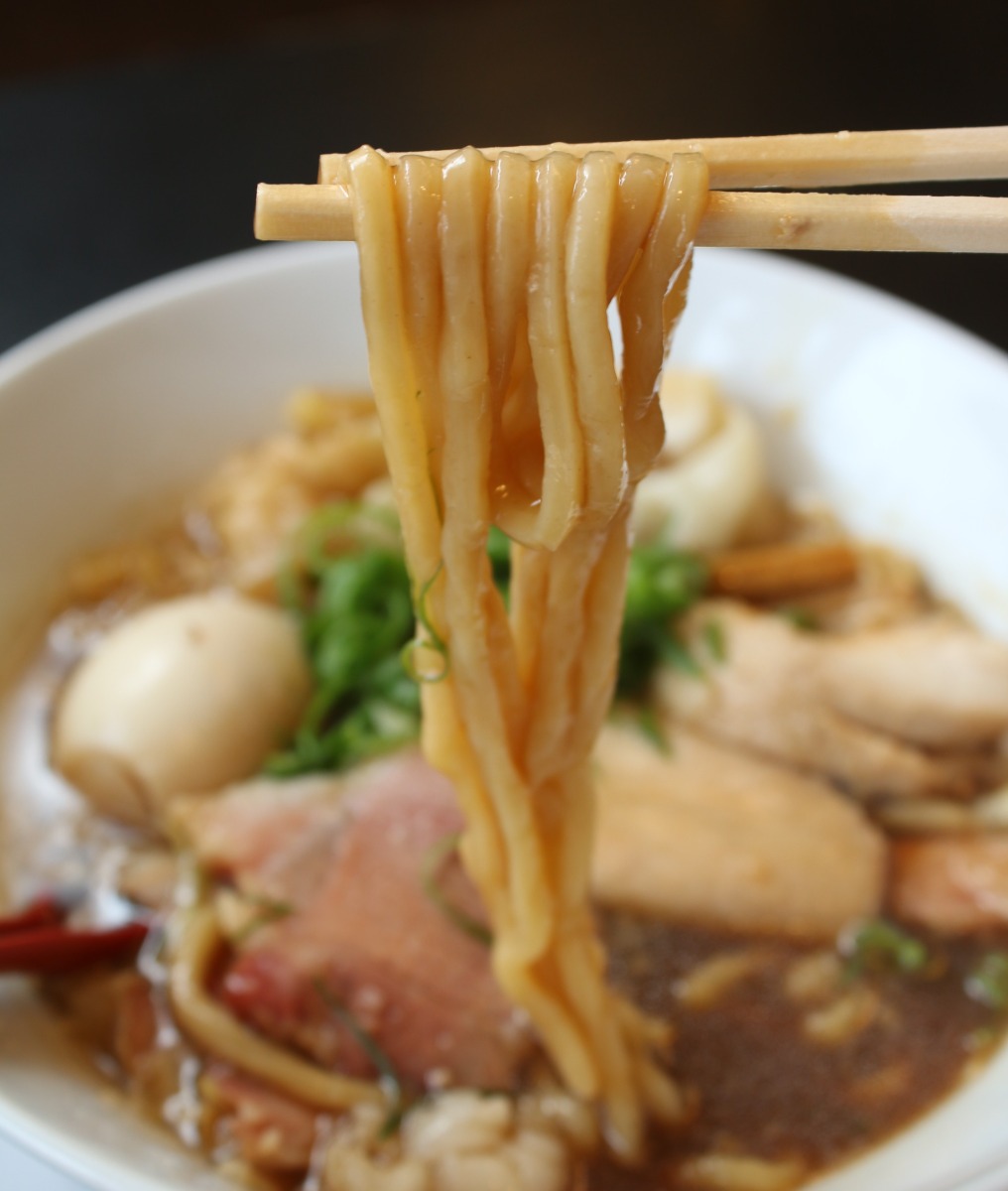 《麦の面》こだわり麺を味わうために生まれた最高のラーメン