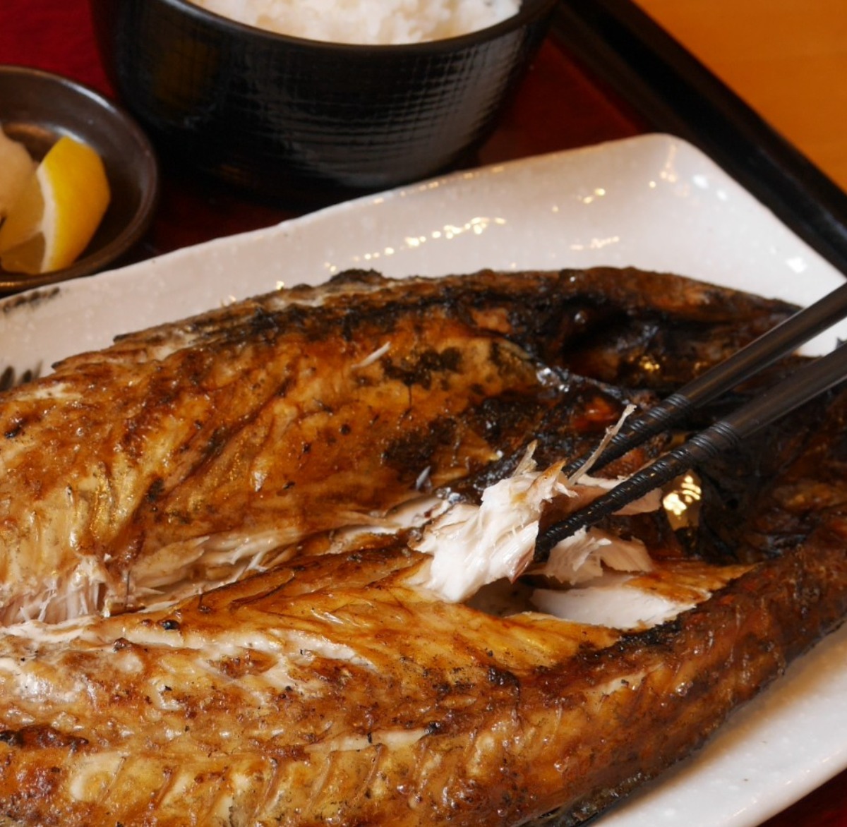 ≪炭火焼ひもの食堂 いの伸≫厳選した干物を炭火で香ばしく焼き上げた定食屋さん