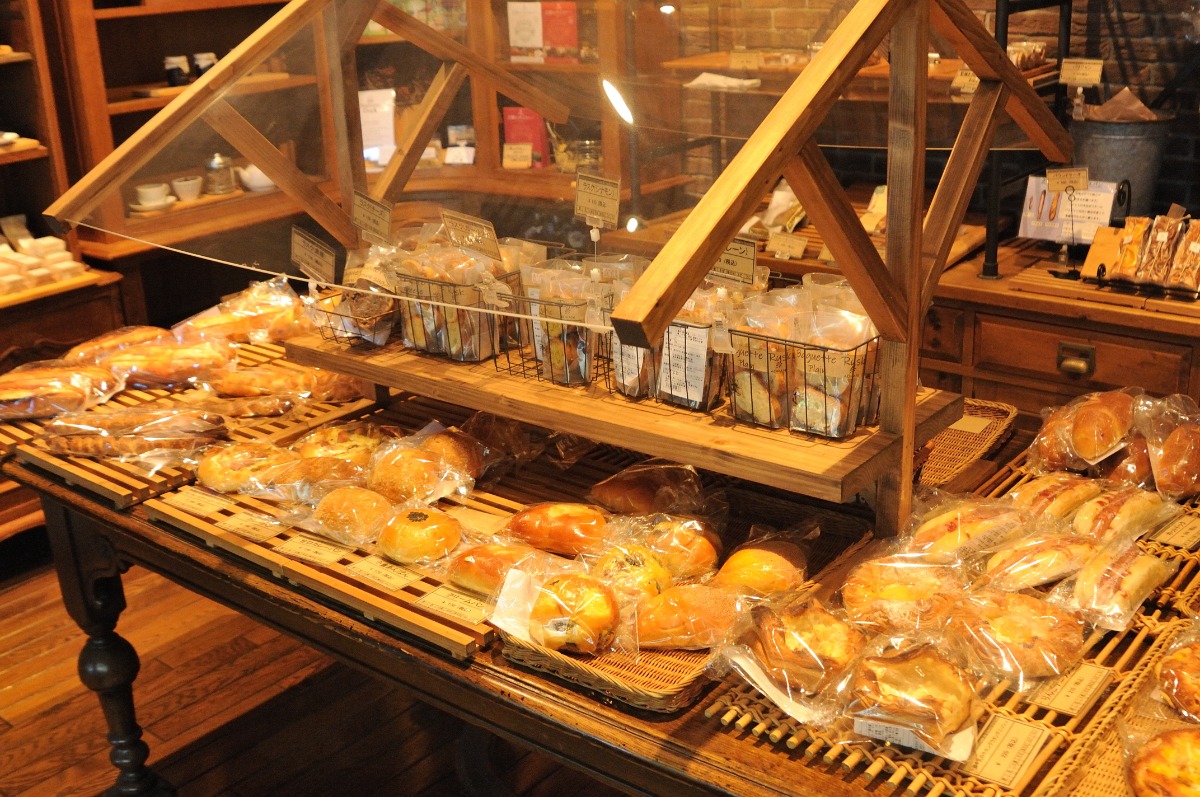 モーニングからランチまで、阪奈道路沿いにあるパン屋【カフェ＆ベーカリークラムボン｜奈良市】