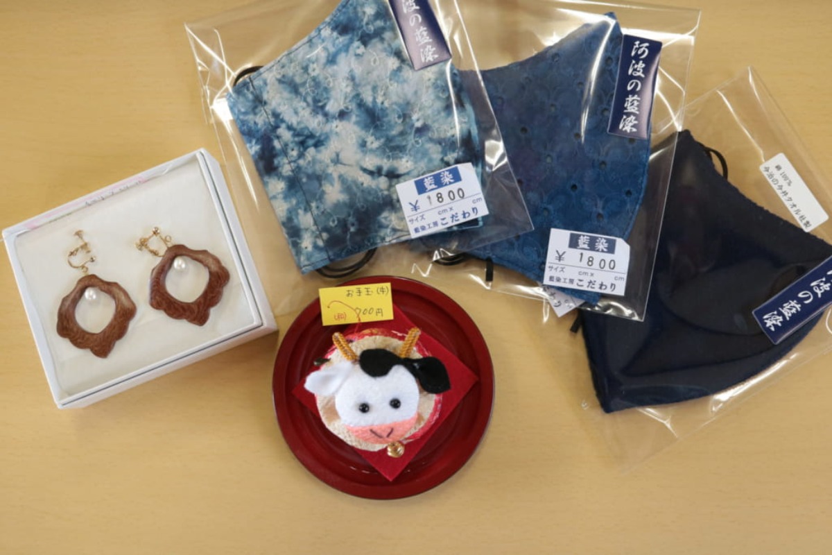 【1月OPEN】森のくまさん藍畑店（石井町）県内クリエイターの作品が、ずらっと1,000点以上!!