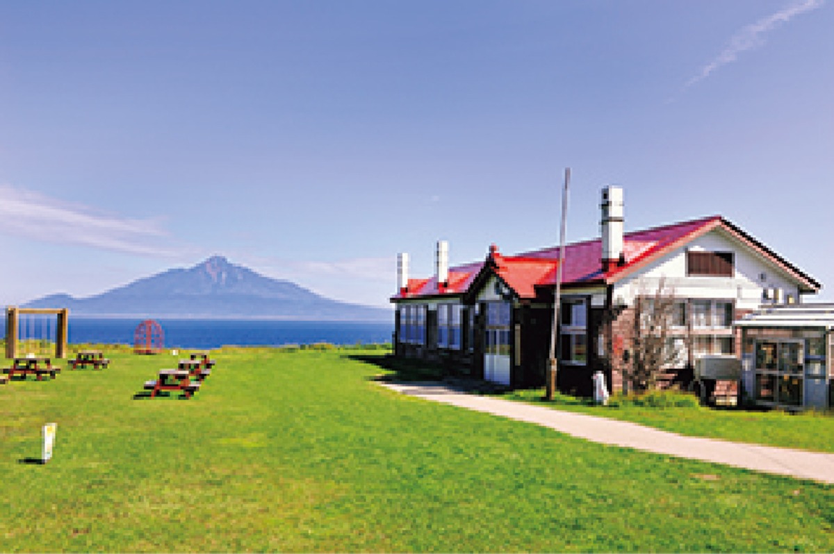 特別な場所へ 礼文島・秋物語|北海道大人の旅ガイド2025