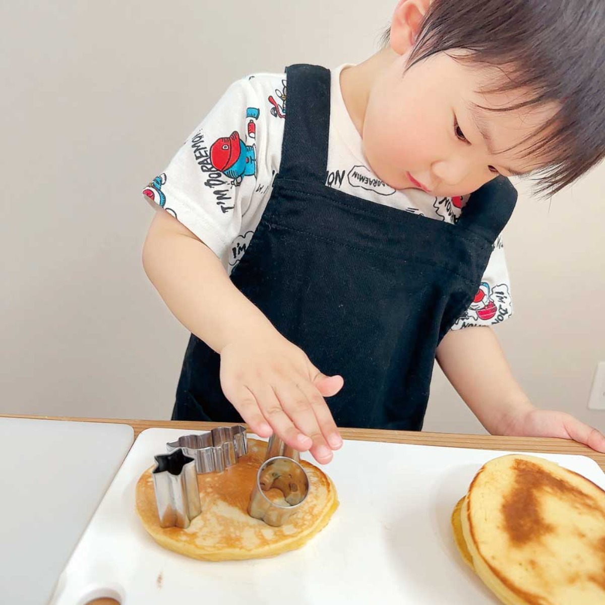 【お料理レシピ】くだものパズルホットケーキ/cotocotoみさき先生の「親子でつくろう!はじめてキッチン」