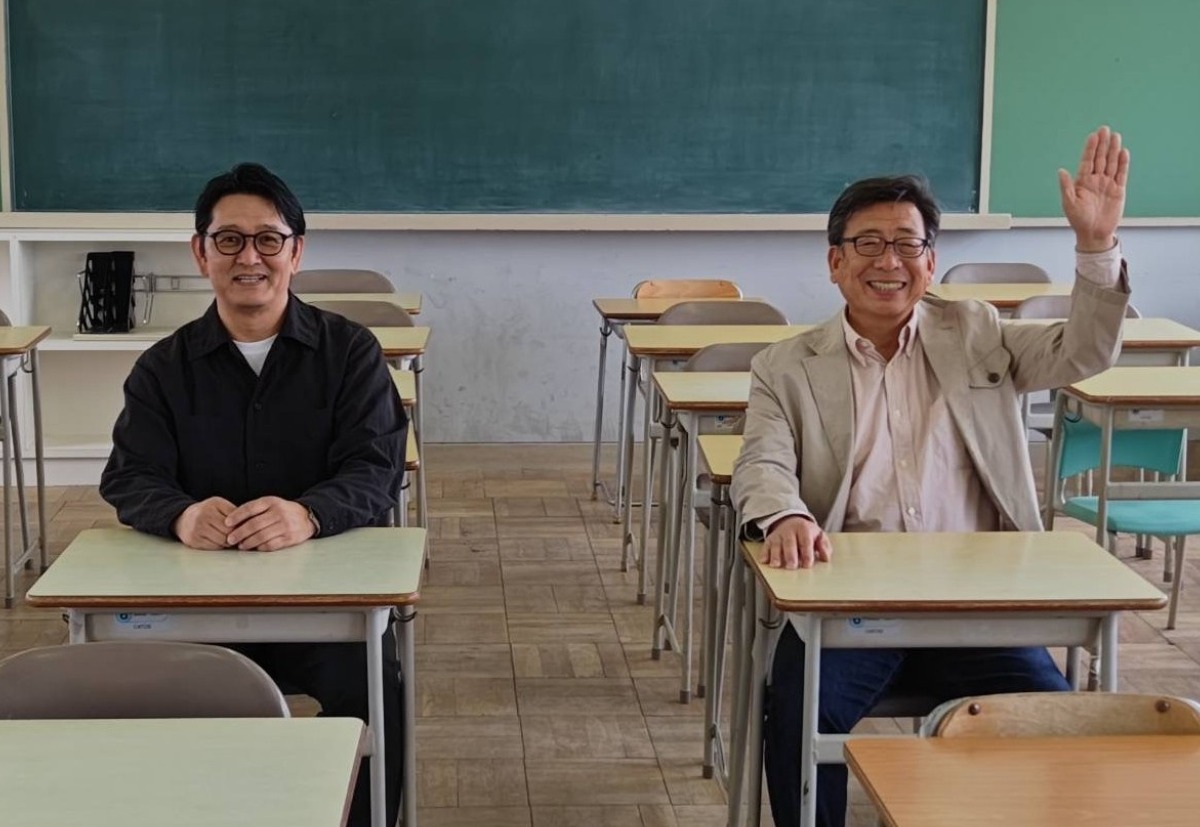 【インタビュー／児童文学作家・くすのきしげのりさん＆絵本作家・こがめたくさん】徳島出身どうしの共作『あの、ここ どうぞ。』トークショー開催レポ・原画展は5/17まで！