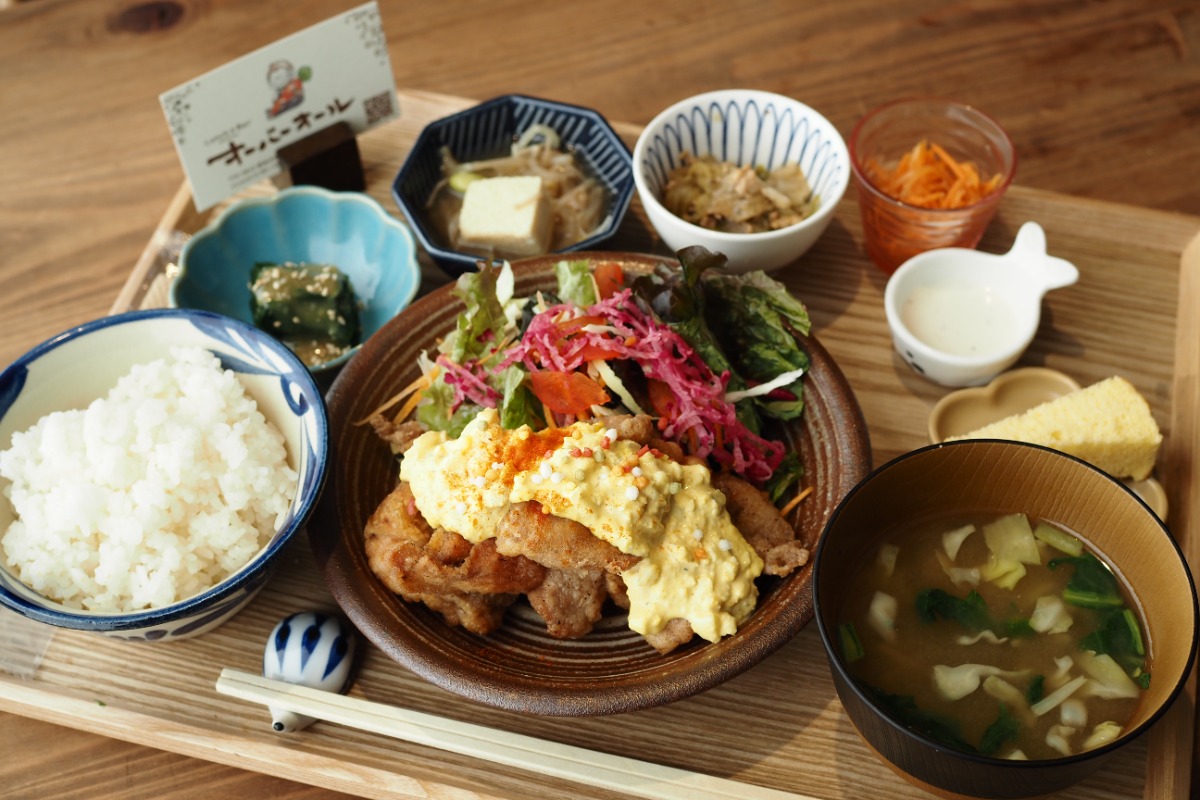 《Lunch＆Bar オーバーオール》若きオーナーによるランチもバーも楽しめる徳島市の新店