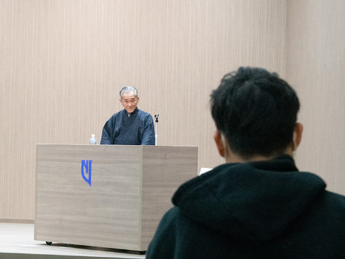 【動画あり】「狂言は喜劇」茂山千三郎さんを迎えて奈良大学が特別講義を開催！