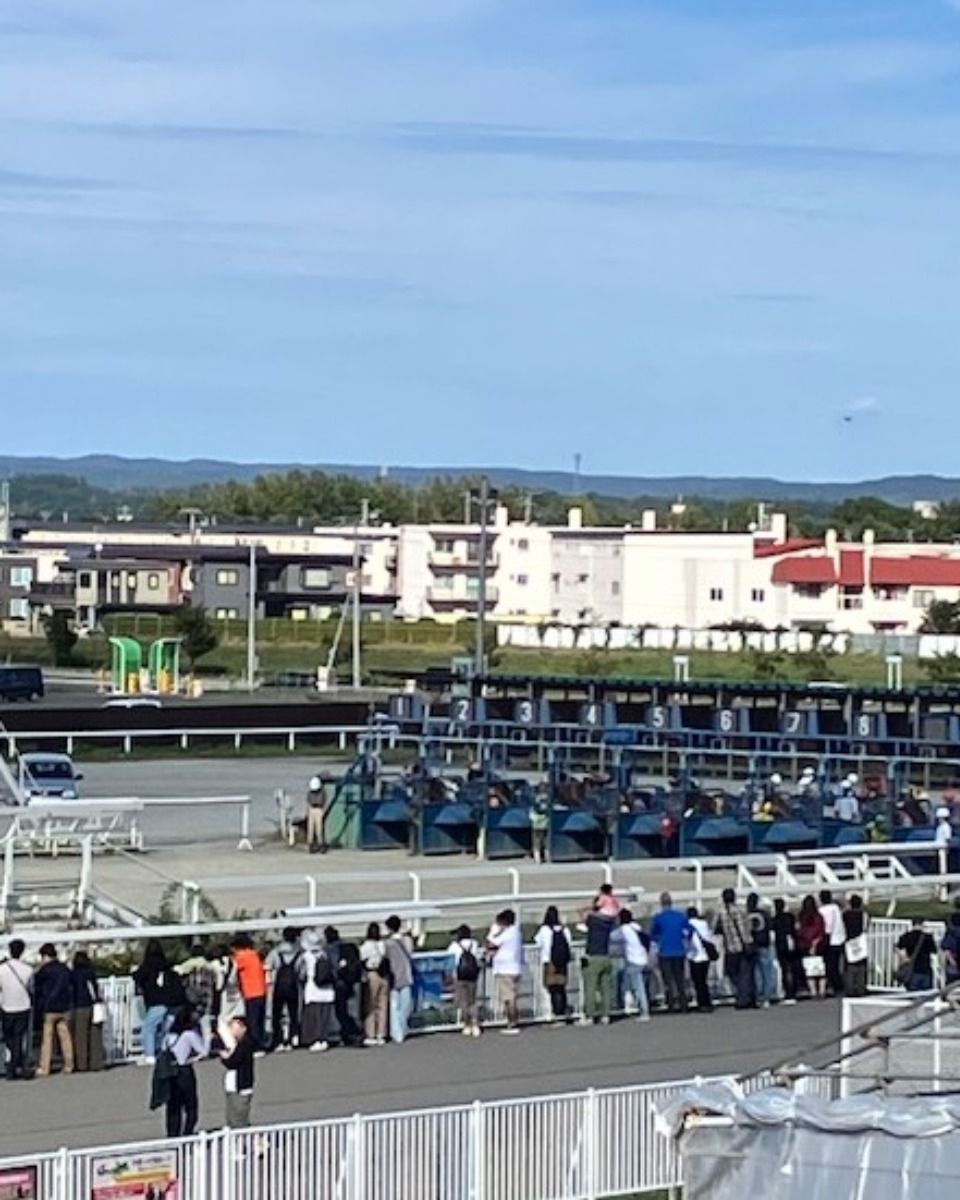 帯広競馬場「ばんえい十勝」で迫力満点“ばん馬レース”を初体験！