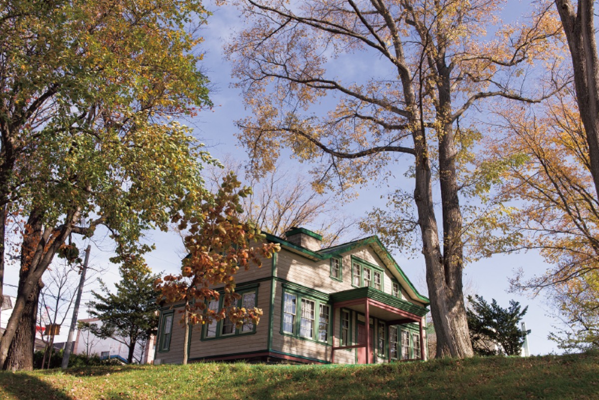 春から夏のオホーツク案内｜北見市　春はツツジ、夏には和ハッカと、 香りと色彩に包まれるまち