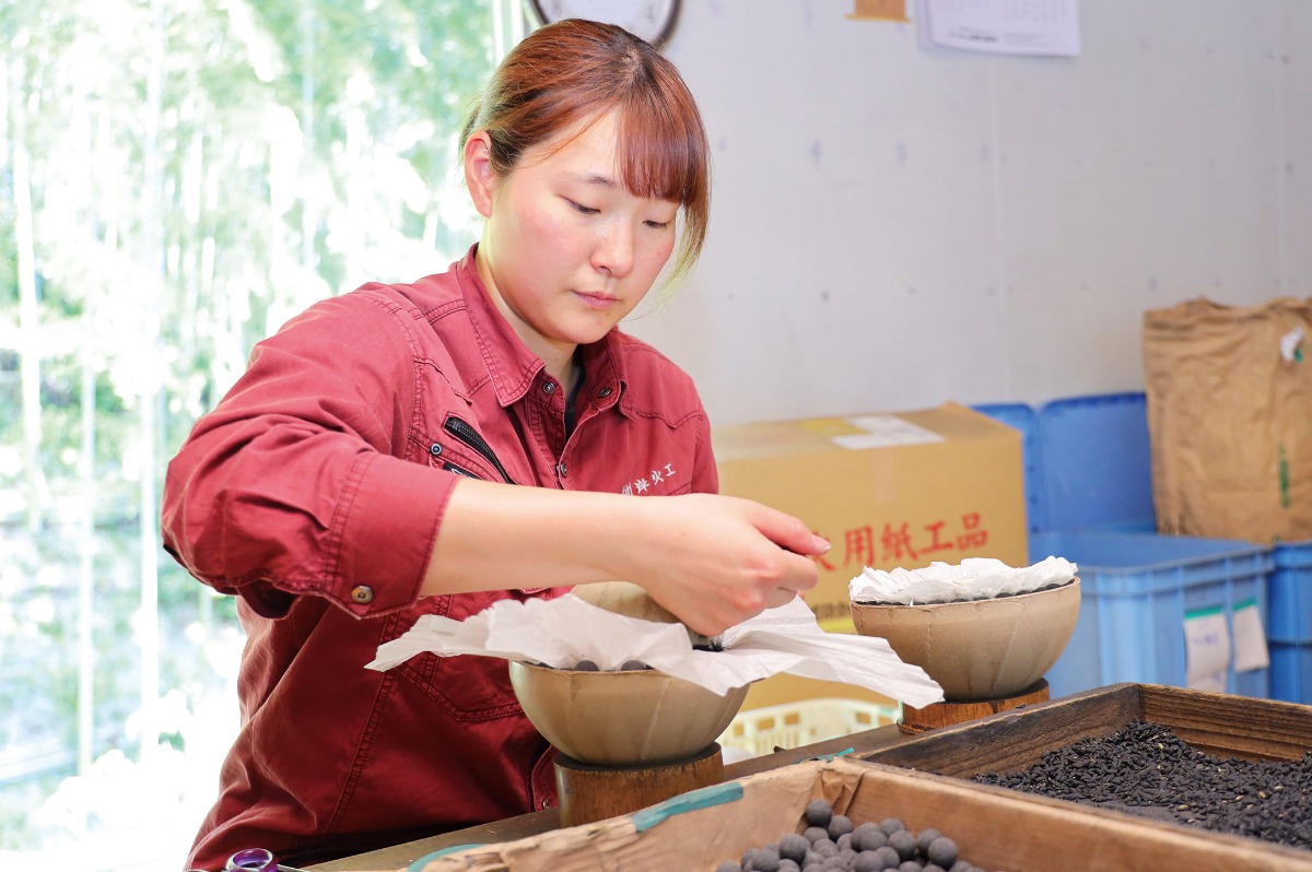 「MoveOn！2023」徳島の仕事紹介＿食・製造・生活・サービス・金融・法律編　徳島県でリアルで働く人にインタビュー
