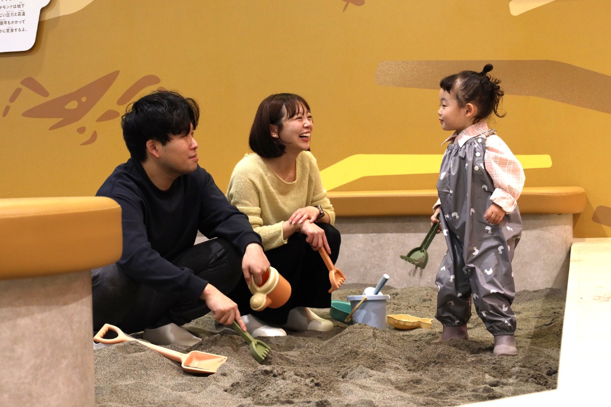 【ワイヤー最新号】徳島の子育てお役立ち情報満載2025年12月号！「徳島の児童発達支援＆放課後デイサービス」「とくしま暮らしフェスタ2025イベントレポート」 andmore！