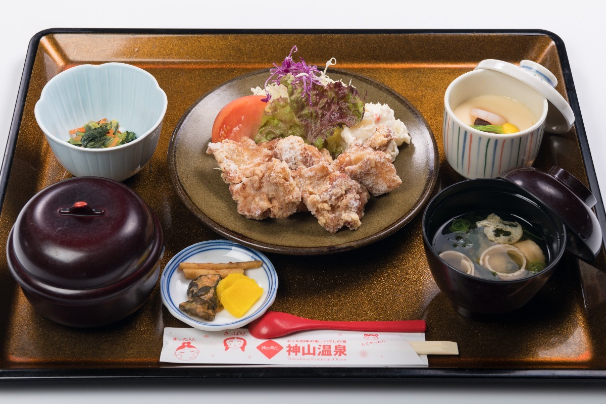 【旬トピWIDE】 自然に抱かれた風情たっぷりの温泉と郷土の味わいに癒やされる宿 