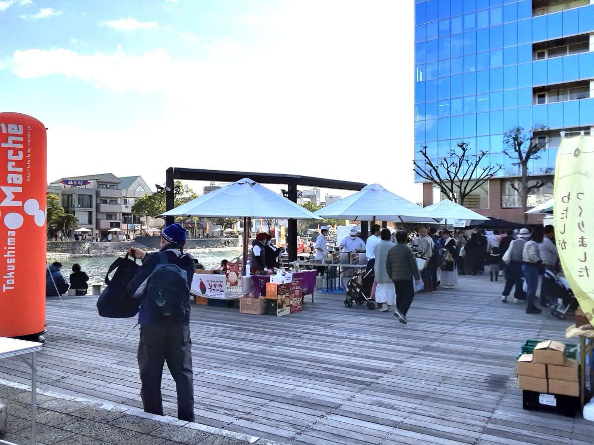 毎月最終日曜日は『とくしまマルシェ』で鮮度抜群な徳島の食材をゲット！　毎月のテーマにあわせたフェアも開催