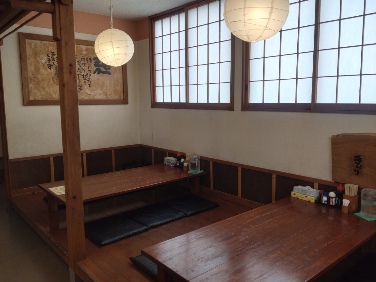 《セルフうどん 阿波 きらり》打ち立て、切りたて、茹でたての自家製麺と、揚げたて天ぷらのハーモニーをご賞味あれ!