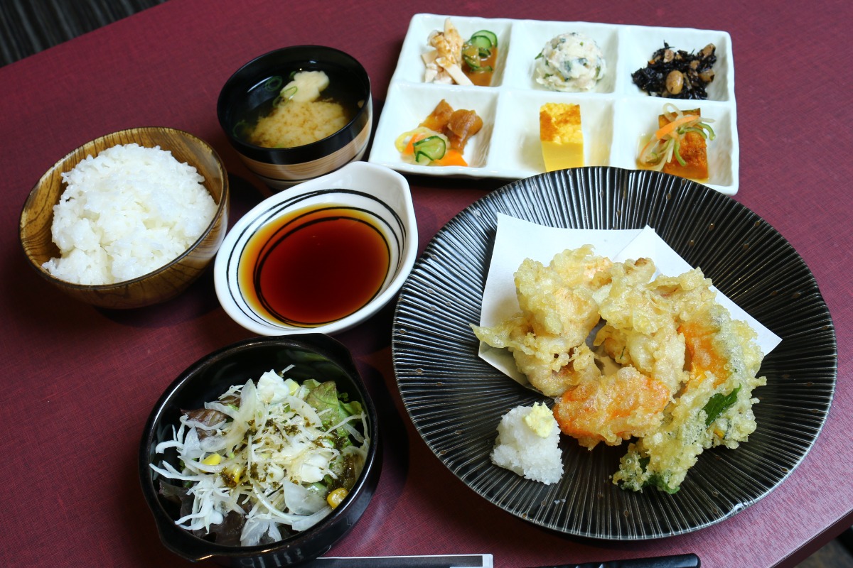 【まいにちランチvol.13】 阿波ダイニング　しん坊　SHINBO（徳島市）／居酒屋さんの日替わり定食