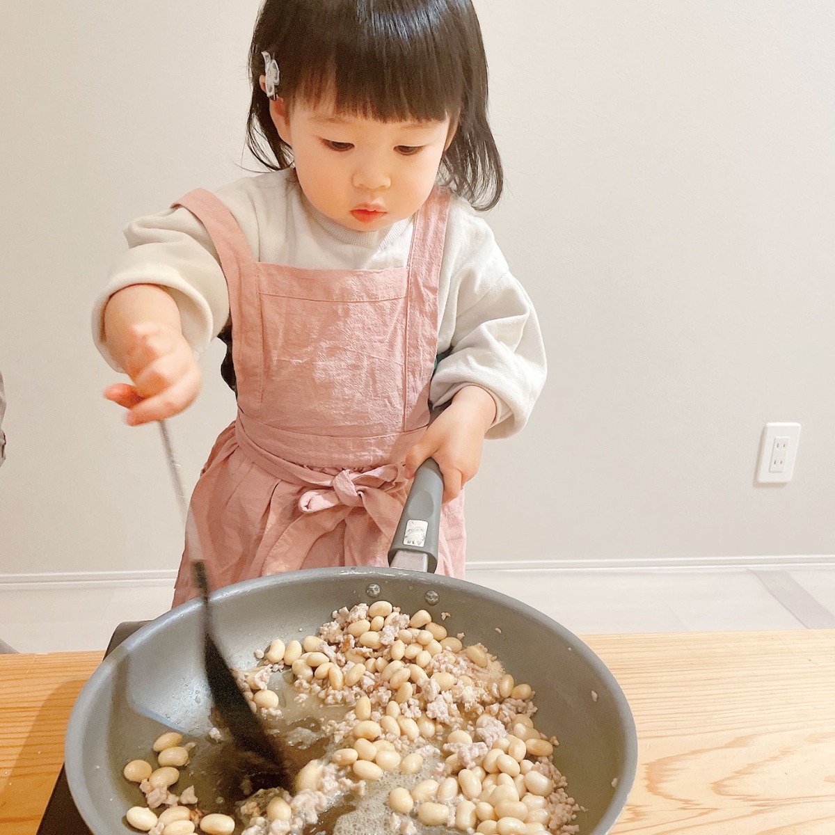 【お料理レシピ】こんにゃくと大豆の味噌炒め煮／cotocotoみさき先生の「親子でつくろう！はじめてキッチン」