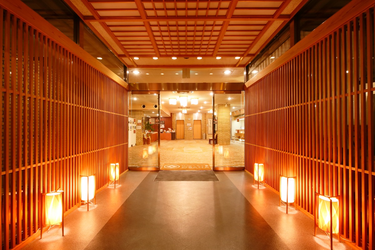 奈良と共に時を刻む。旅人が帰ってきたくなる奥深きホテル【ホテル尾花｜奈良市】