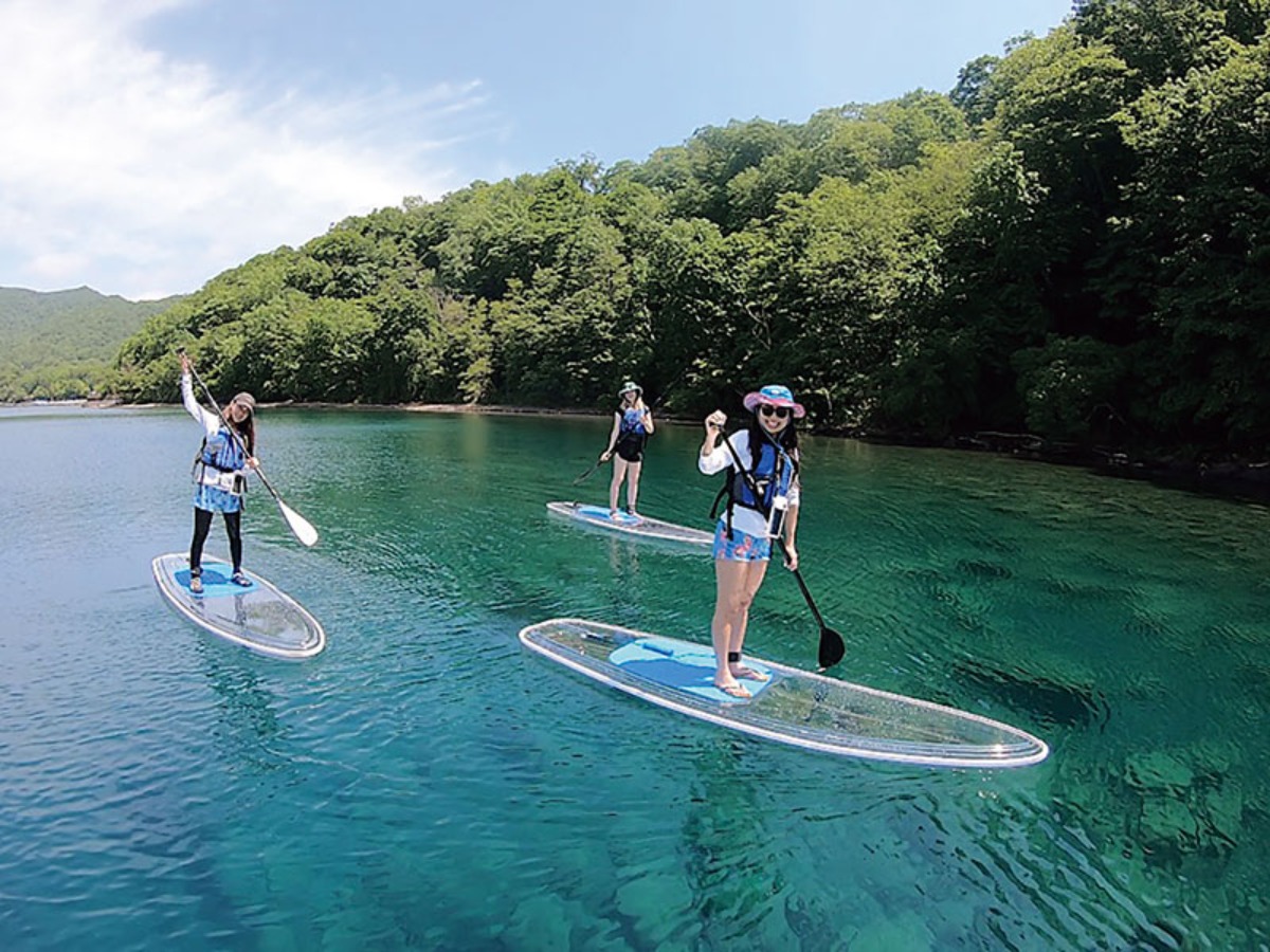 夏の千歳・支笏湖へ！透明度を誇る湖と、アクティビティや温泉が人気