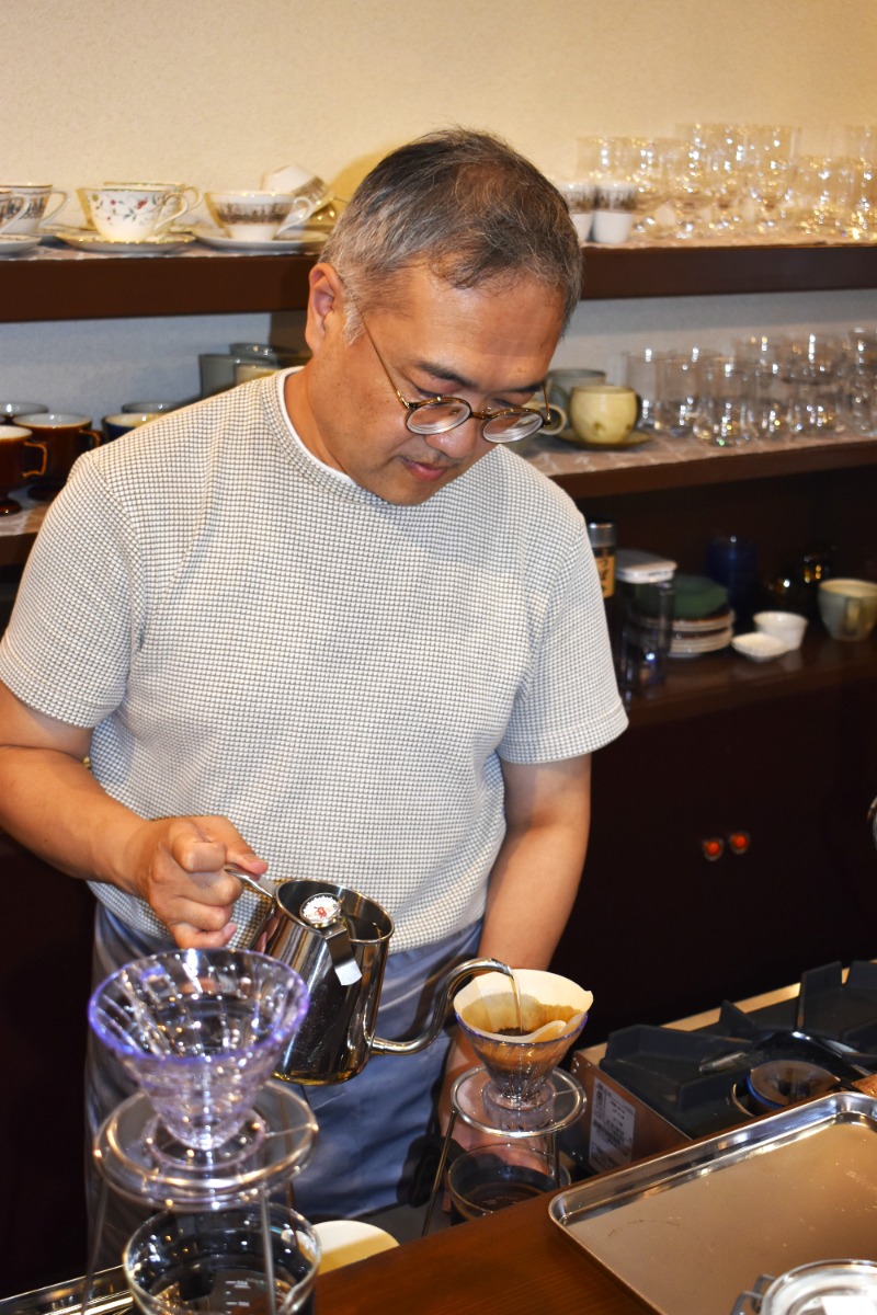 《喫茶なるん》夫婦の想いが紡ぐ喫茶店。香ばしい湯気の向こうの心地よい空間