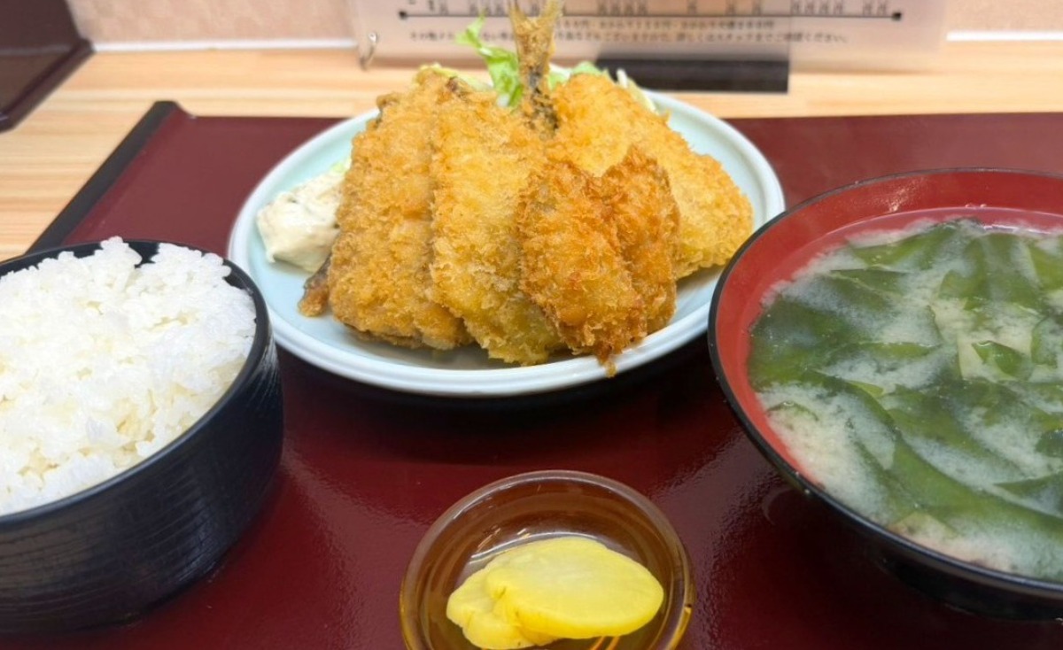 《漁師の台所  きたなだ丸》海の気配とともに味わう至福の定食
