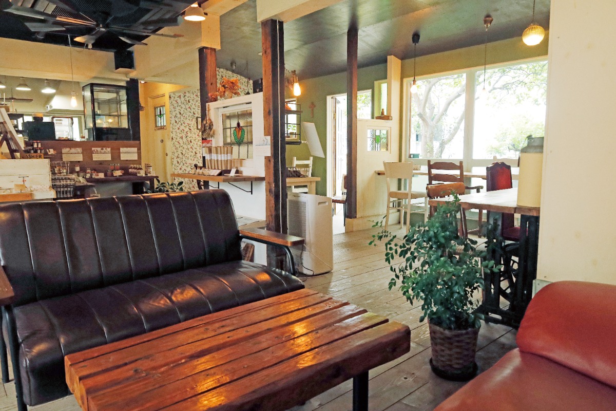 【徳島＆淡路島のジェラートNEWS】PICCOLOTTO & GREEN HOUSE Café（兵庫県洲本市）レトロな緑あふれるカフェで ジェラートをいただく