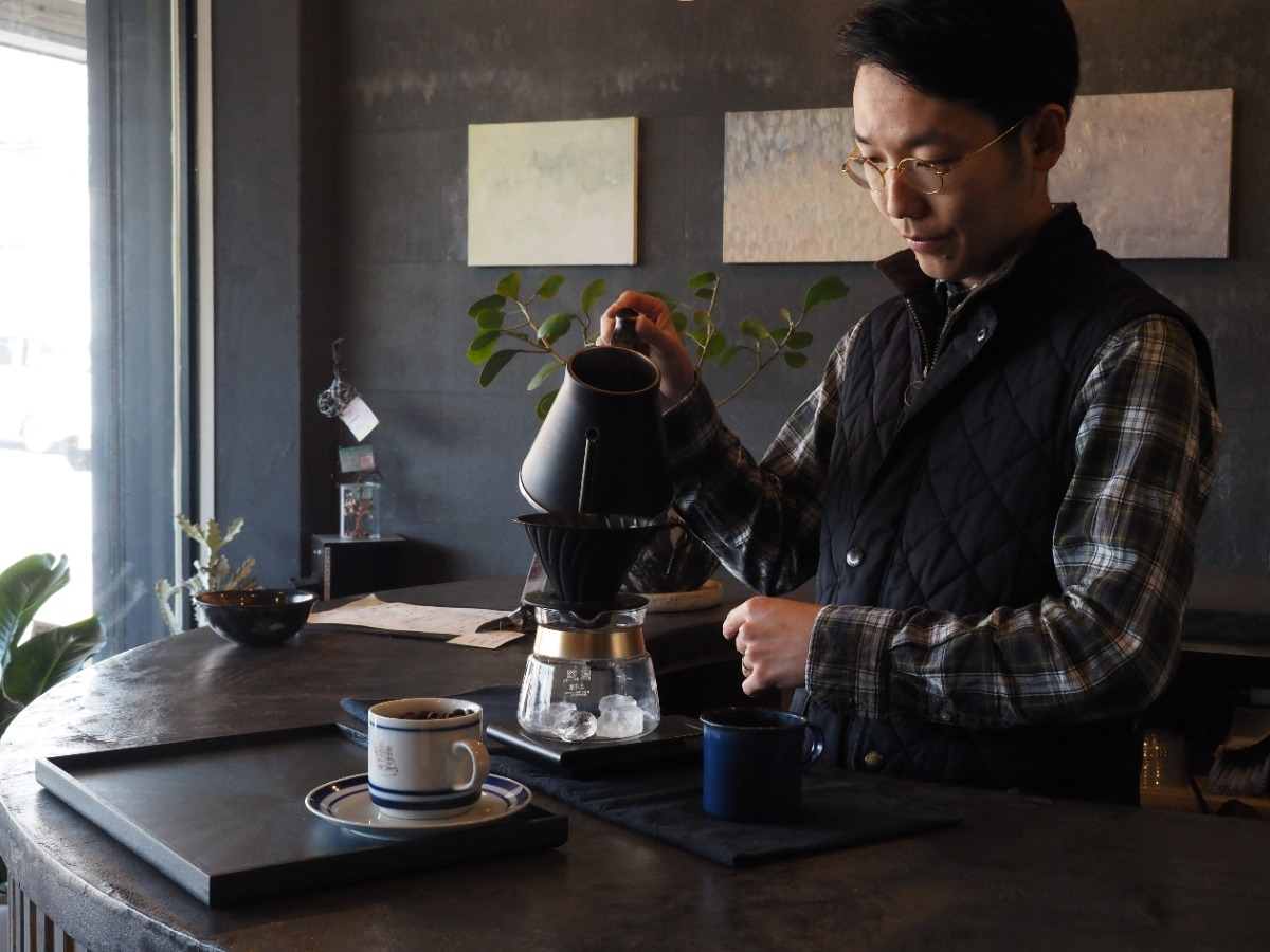 【連載・コーヒーとおやつ。】『cafe / shop MINATOHE』（小松島市中田町）／コーヒー×濃厚チョコブラウニー