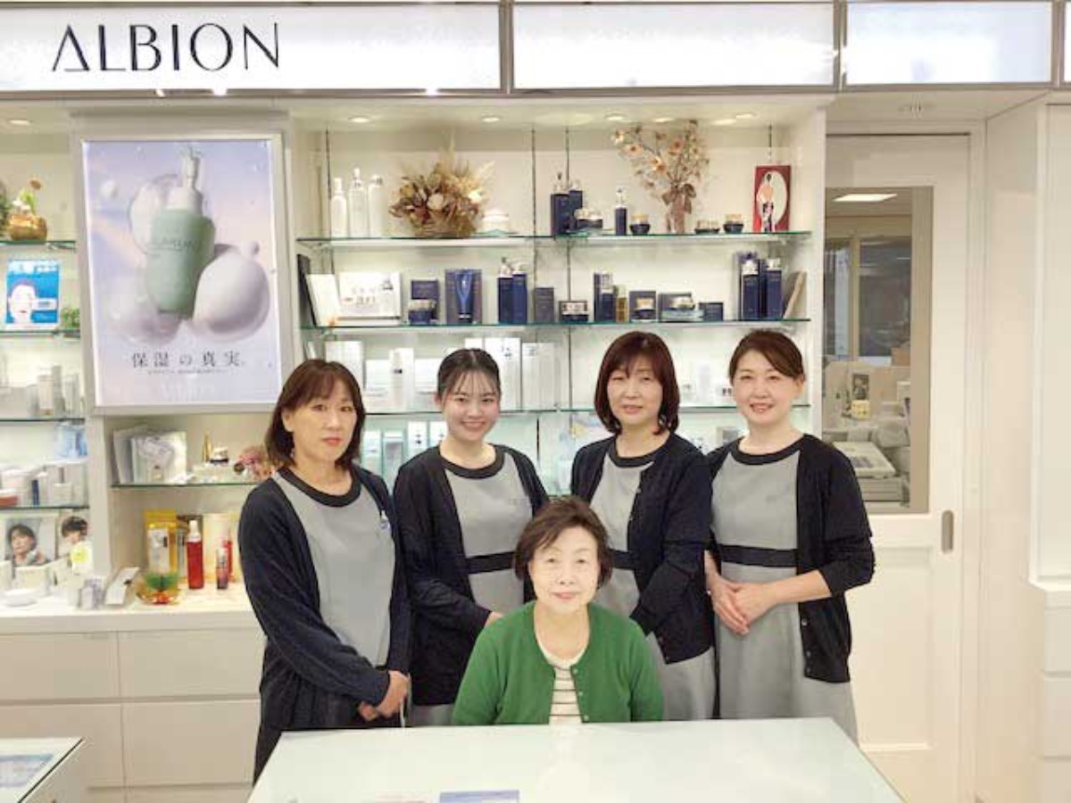 化粧品 心と美の交差店 マルエ【bibibi 2025 Summer】美容のプロと一緒に自分らしい「キレイ」を叶えよう