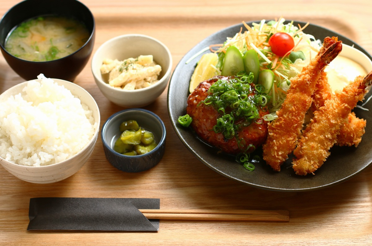 ≪kitchen NOBORU≫腹ペコで訪ねたい、まちの小さな洋食屋さん