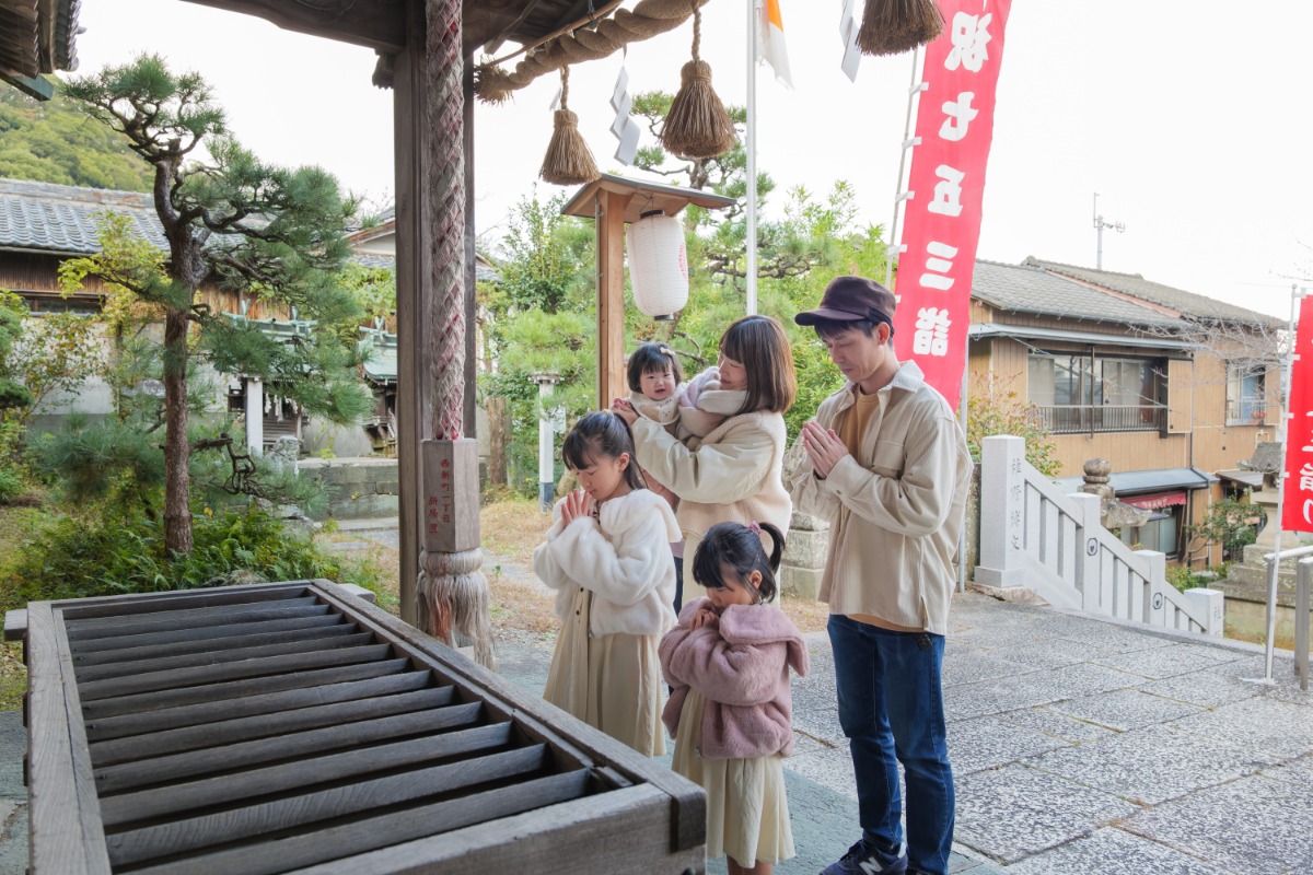 【ワイヤー最新号】徳島の子育てお役立ち情報満載2026年1月号！「初詣＆イルミネーションスポット」「おやCHU特別編」 andmore！