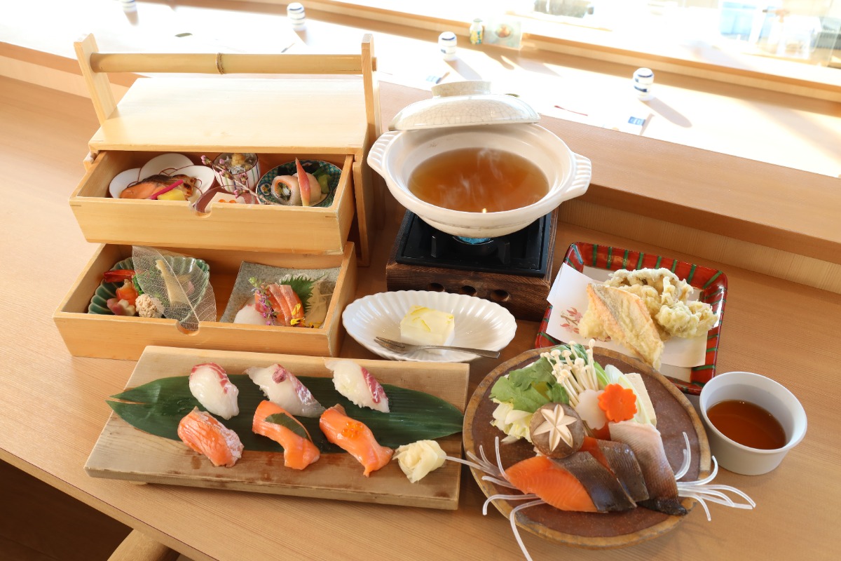  【淡路島おでかけ】解禁！「淡路島サクラマス」を五感で堪能。全席オーシャンビューのレストラン／徳島から約1時間