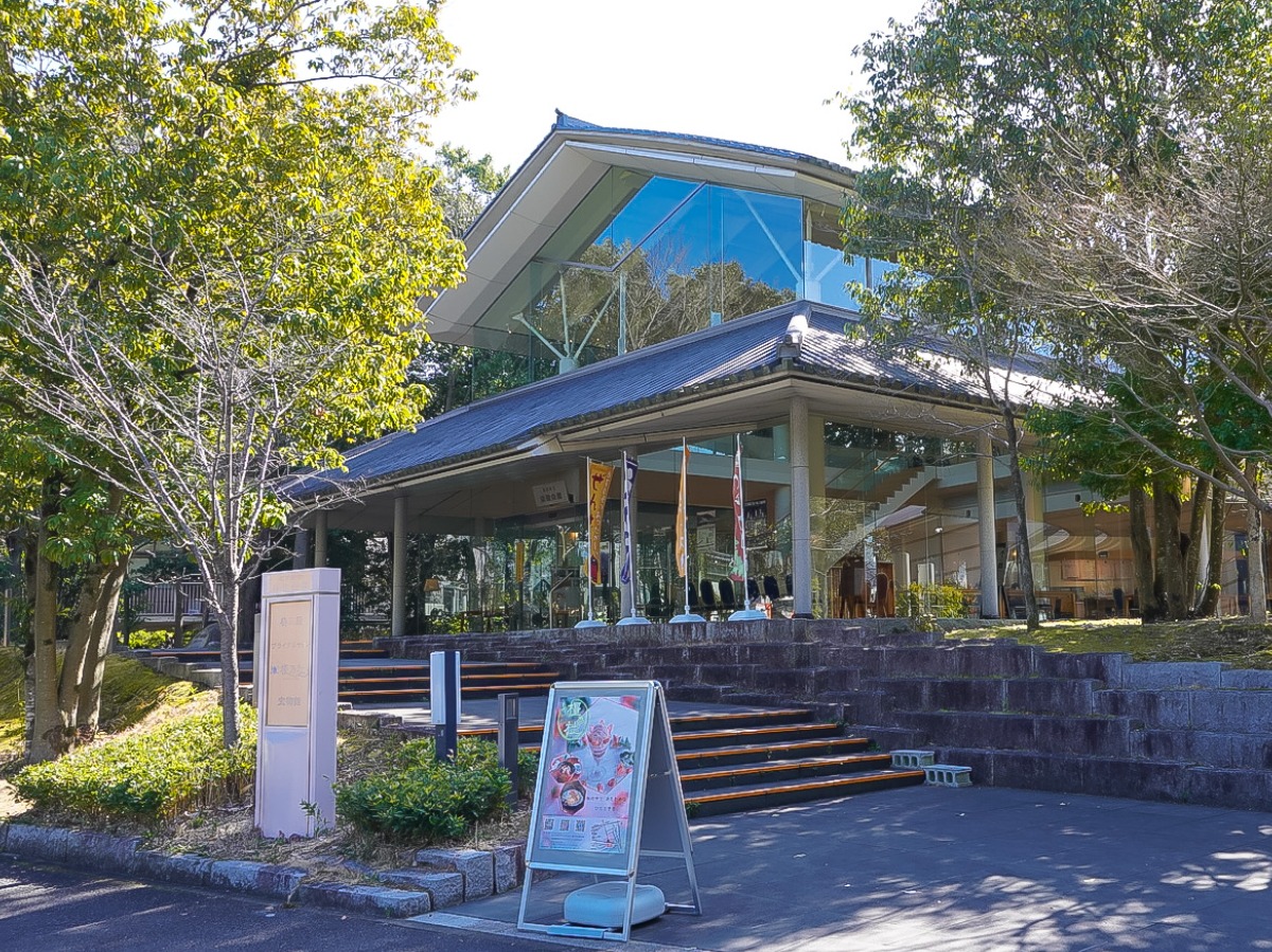 鎮守の森に佇むカフェで和と洋のいちごスイーツを楽しもう【Cafe橿乃杜｜橿原市】