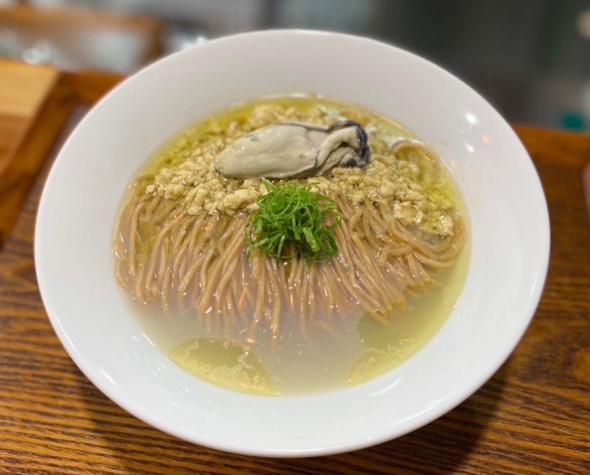 【新店】牡蠣を使ったスープがうまい！ランチだけのらぁ蕎麦｜牡蠣衛門 奈良三条通り店