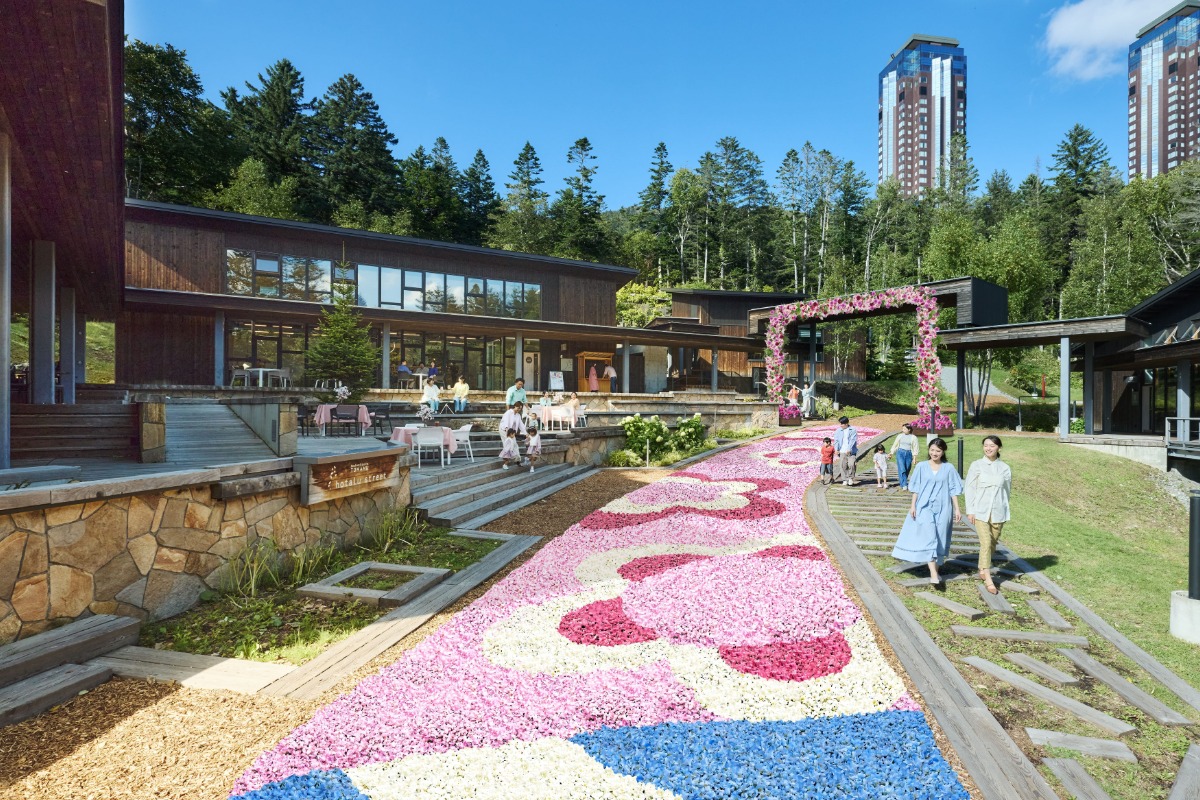 160mの花の絨毯！トマムで楽しむ優雅なお花見