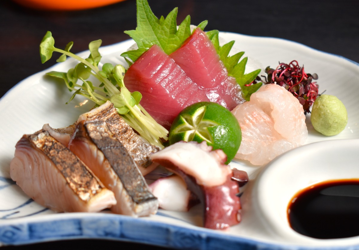 季節の魚とセレクト地酒、そして〆はもつ鍋でスタミナチャージ!【もつ鍋居酒屋 酔処 半分|奈良市】