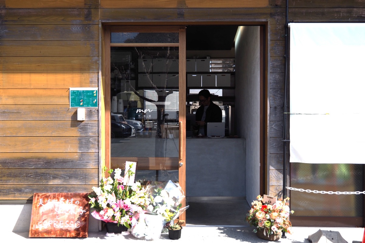 《杜と波の間》美波町のカフェ｜本格エスプレッソと地元素材の焼き菓子