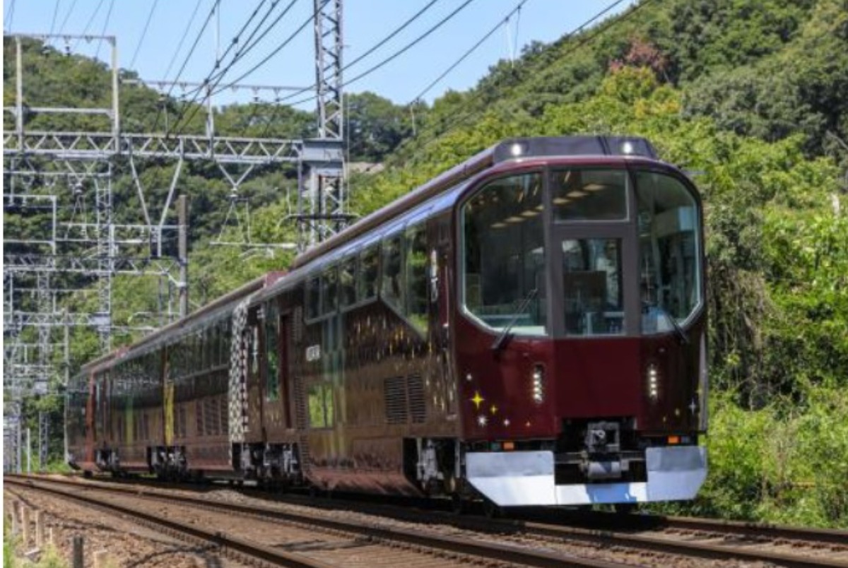 【近鉄】団体専用列車「楽」で初詣！大阪⇔奈良初詣列車ツアーを開催