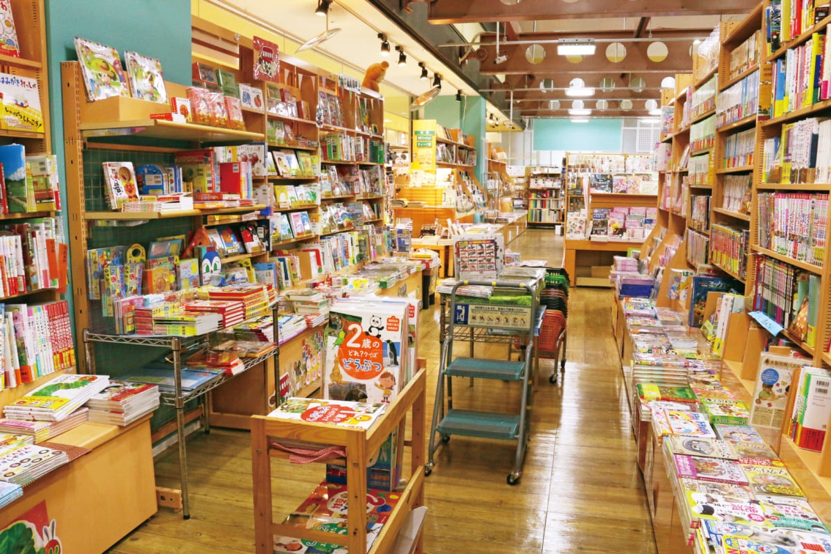 【9月RENEWAL】附家書店阿南店（つきやしょてん／阿南市西路見町）本、文具、雑貨に、コーヒー。本屋さんに行く理由が増えました