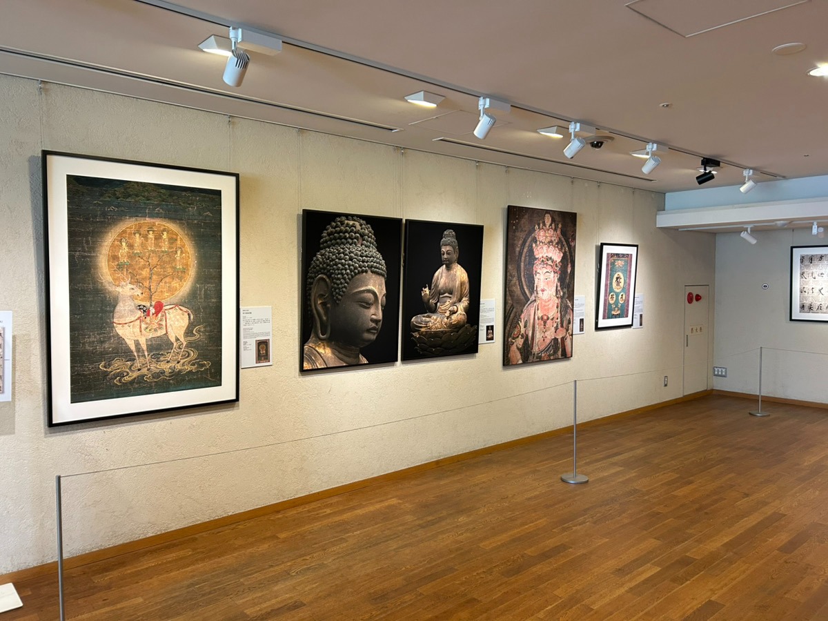 おすすめは「国宝・十一面観音像」!奈良博130周年記念写真展「三千世界 奈良国立博物館 名宝百三十撰」開催中