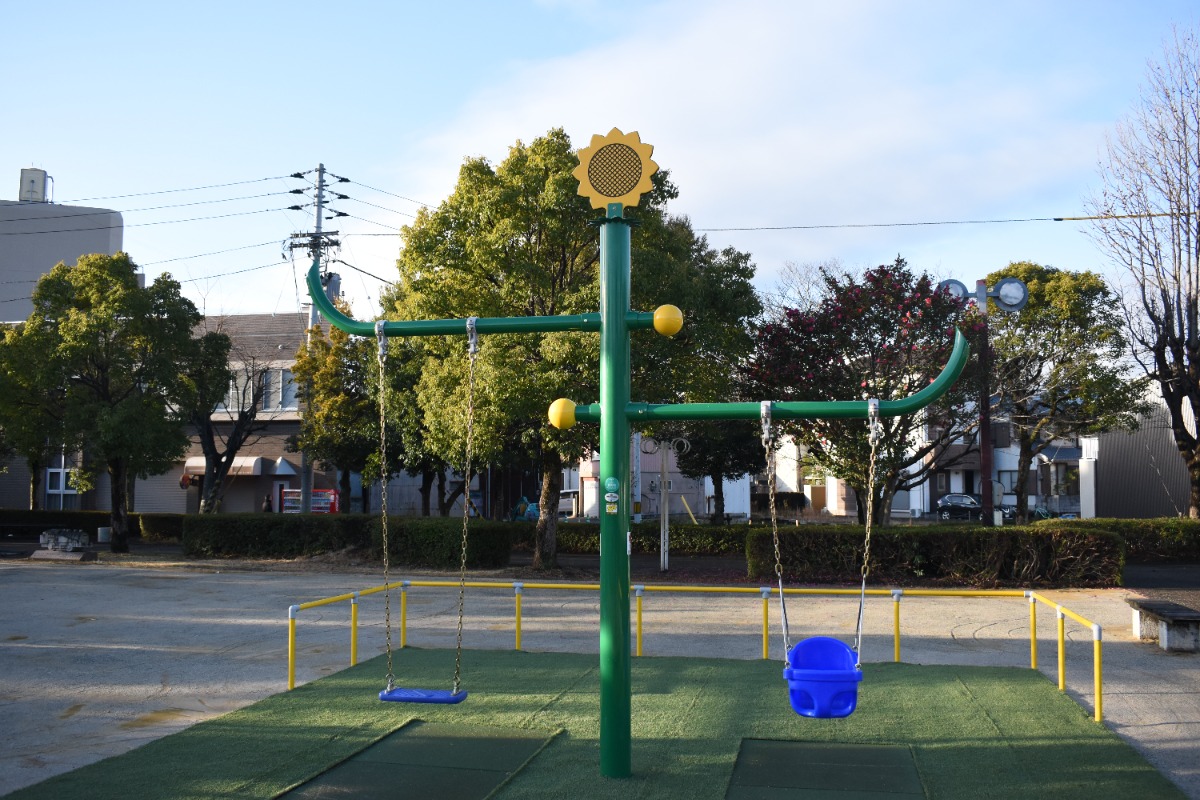 【徳島の公園】小松島ステーションパーク・SL記念広場（小松島市小松島町）みんな一緒に遊べる！インクルーシブ遊具が完成