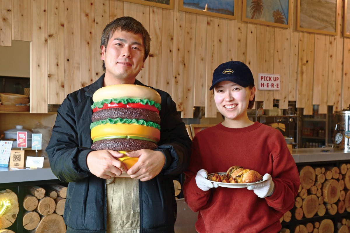 《BRISKSTAND TOKUSHIMA》グルメ／神戸発の新感覚バーガー、イチ押しは肉好き必食の“切ったやつ”